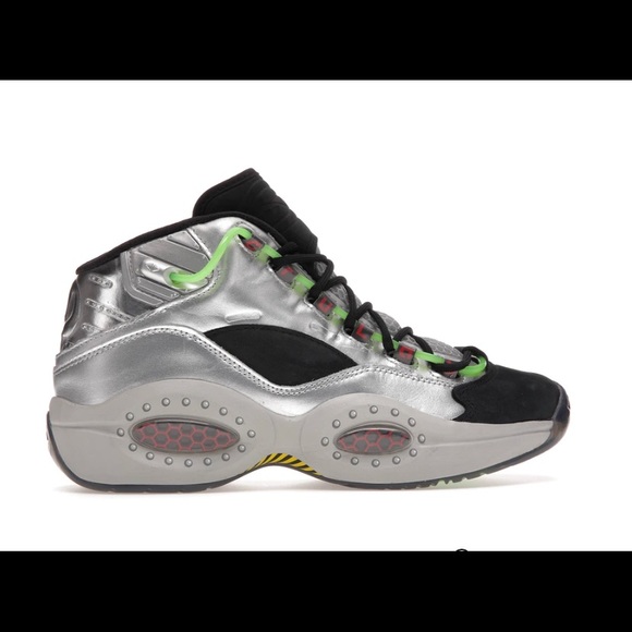 Size 9.5 -Reebok Question Mid x Illumination's Minions Gru's Lab 2020 Basketball - Picture 1 of 11
